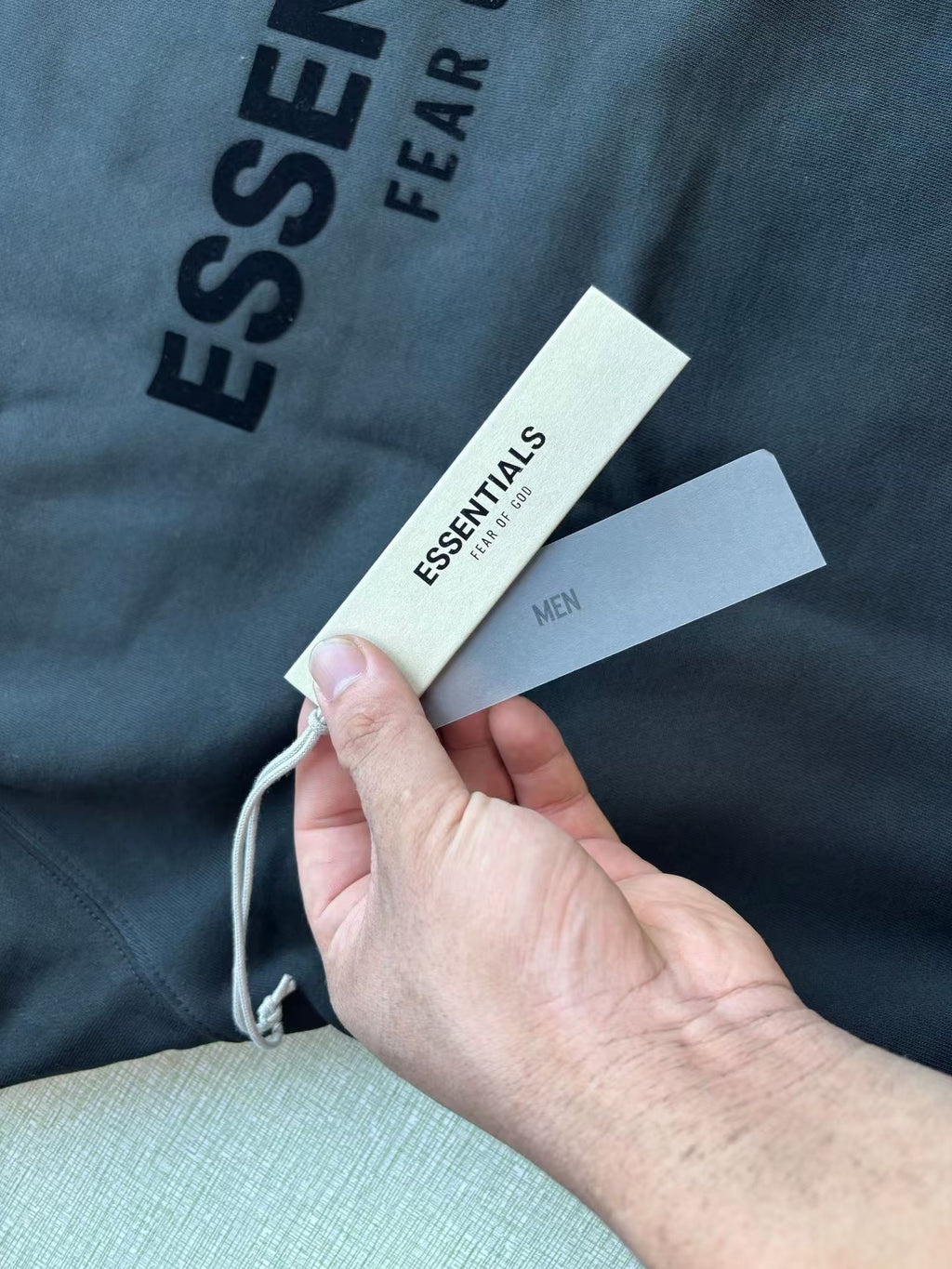 MOLETOM ESSENTIALS