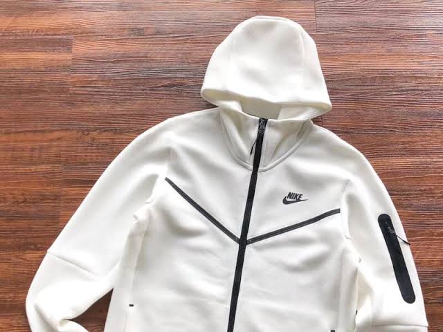 Nike tech