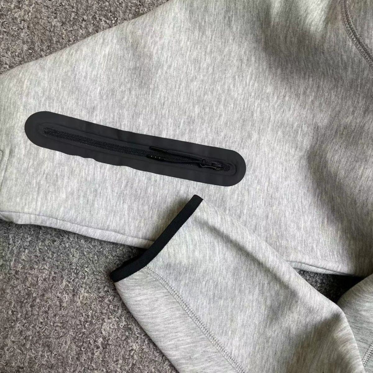 NIKE TECH NOVA
