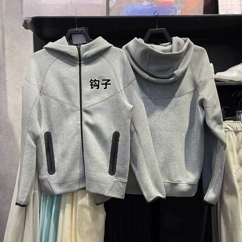 NIKE TECH NOVA